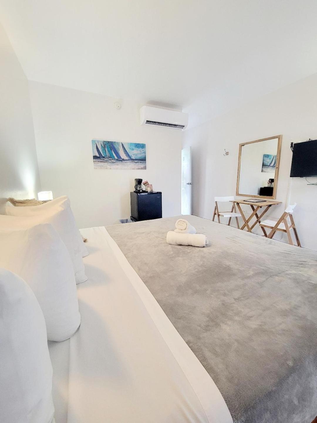 Nautilus By La Jamaca Hotels-Downtown La Parguera ラハス エクステリア 写真