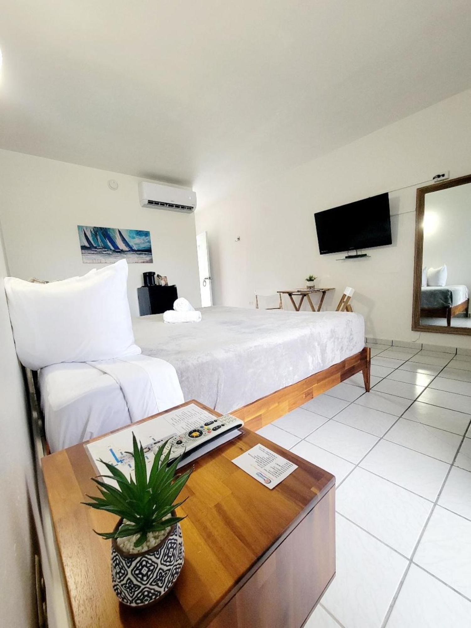 Nautilus By La Jamaca Hotels-Downtown La Parguera ラハス エクステリア 写真