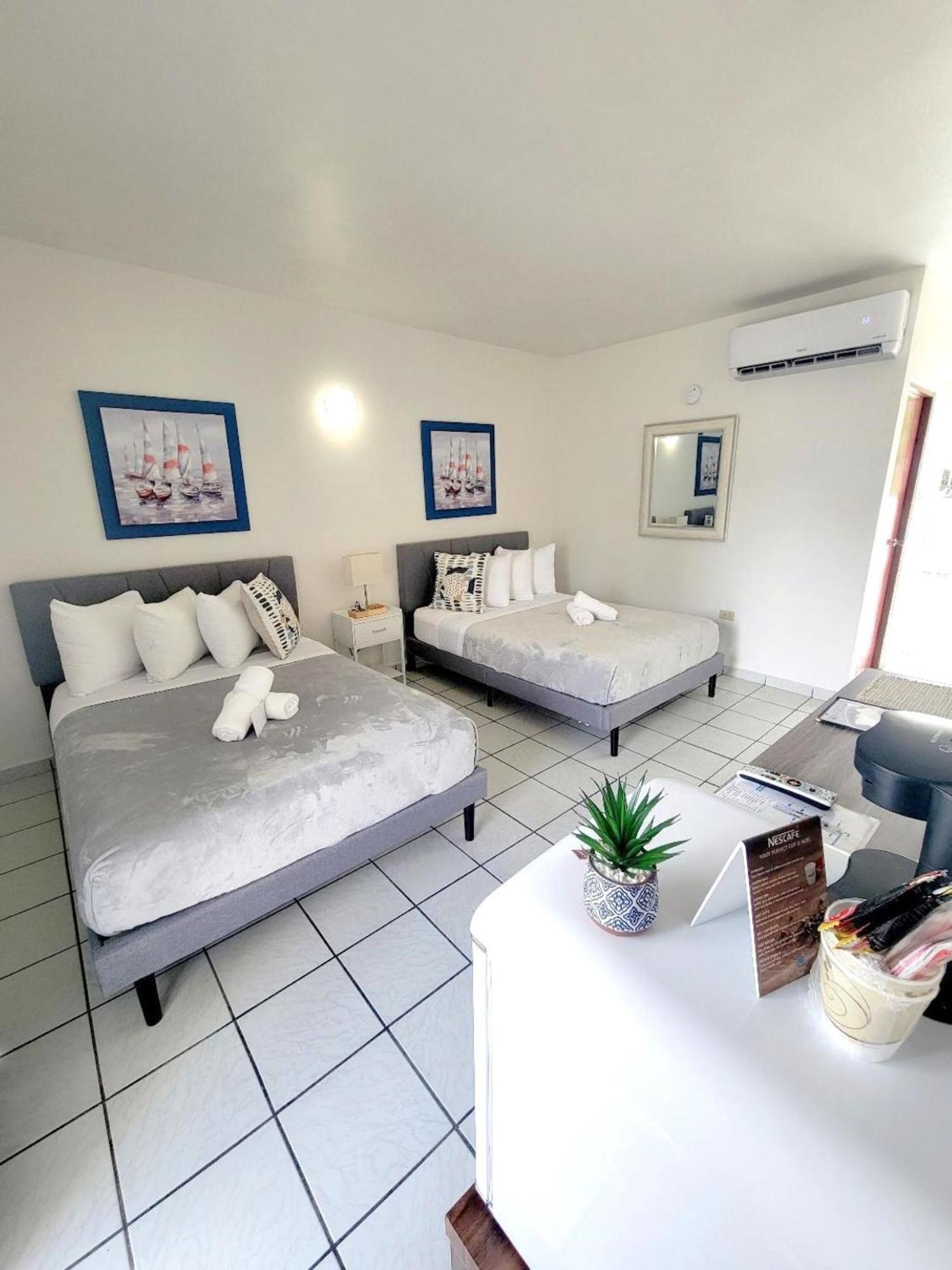 Nautilus By La Jamaca Hotels-Downtown La Parguera ラハス エクステリア 写真