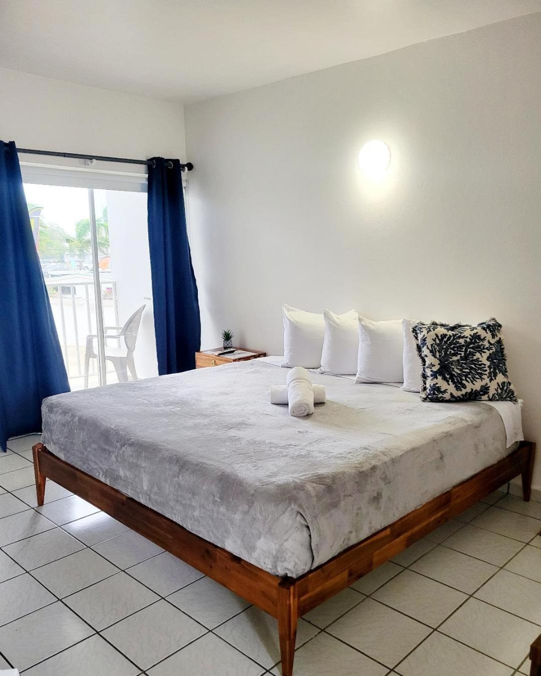 Nautilus By La Jamaca Hotels-Downtown La Parguera ラハス エクステリア 写真