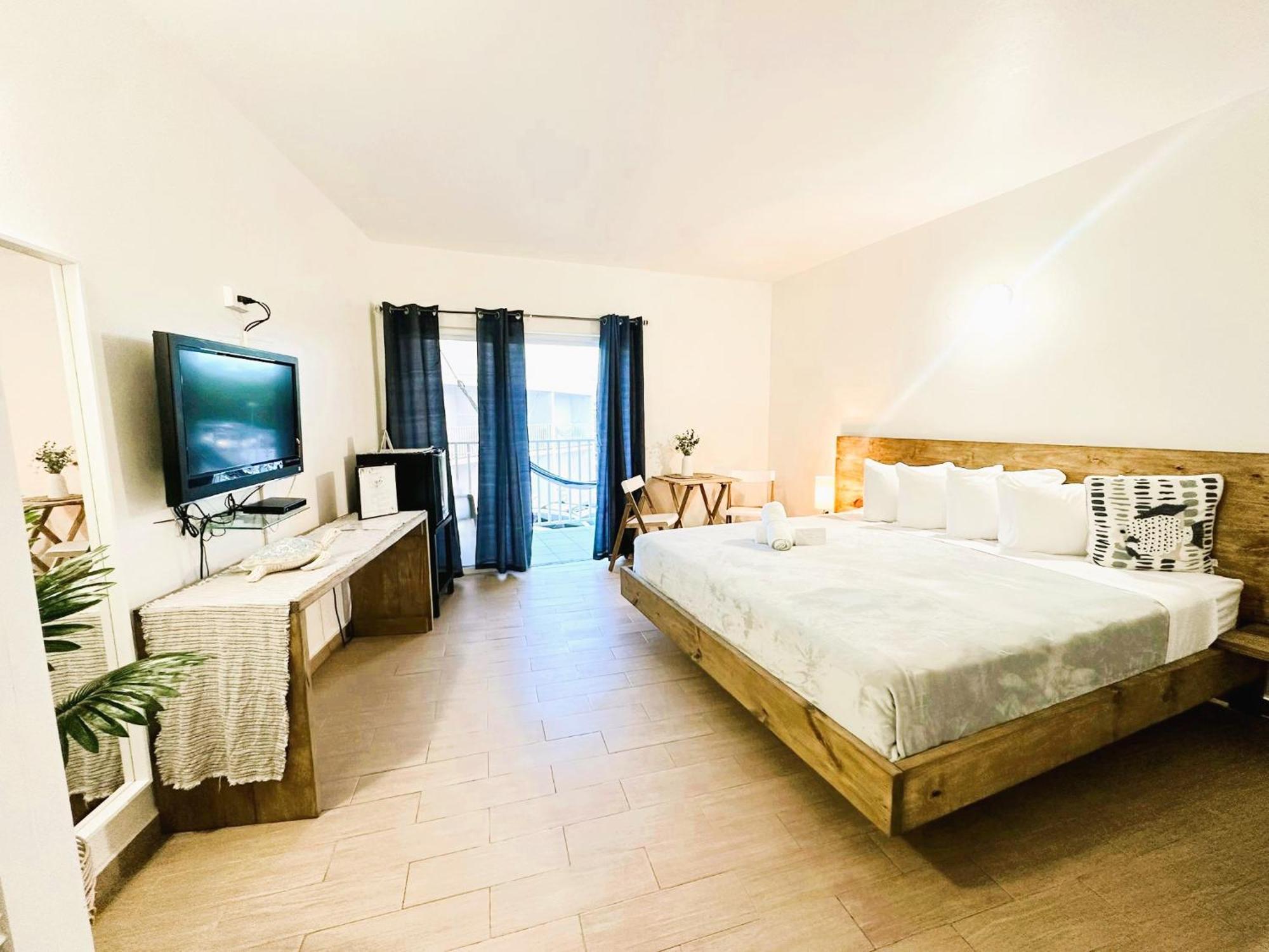 Nautilus By La Jamaca Hotels-Downtown La Parguera ラハス エクステリア 写真